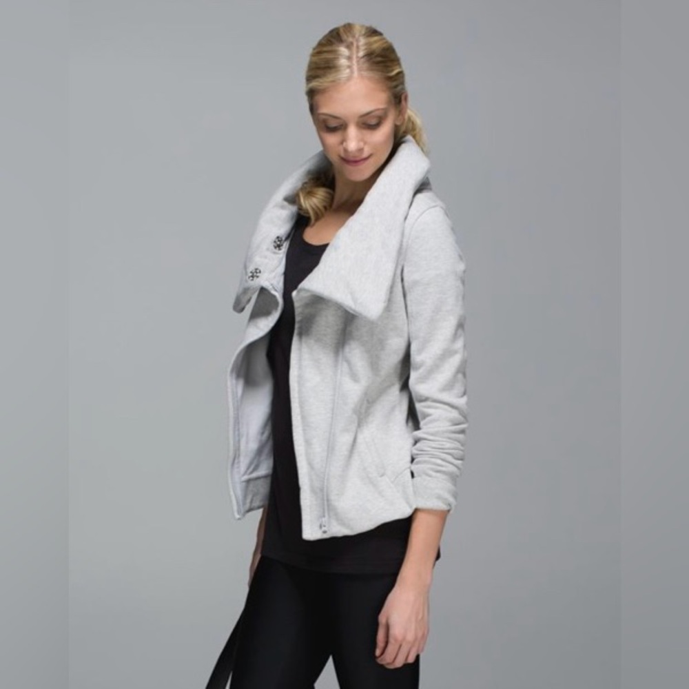 Lululemon Karmacollected Jacket - Size 8 Heathered Light Grey
